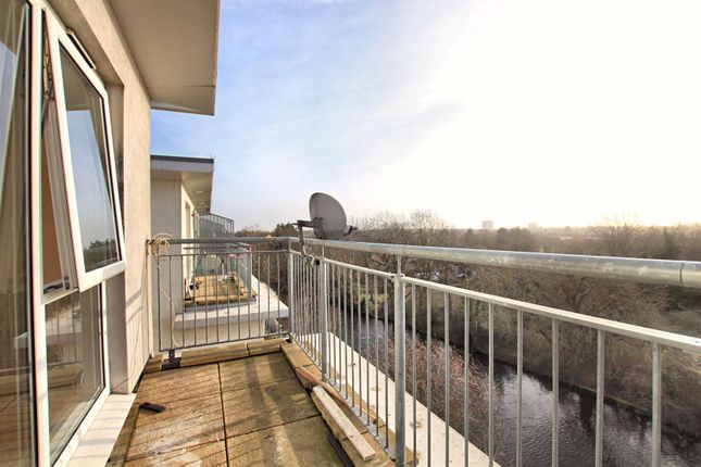 Flat for sale in Canalside Gardens, Southall