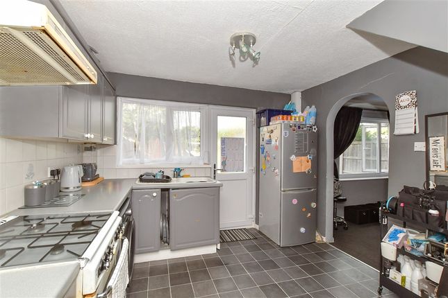 Kent View Road, Basildon photo 5