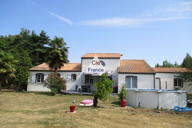 Detached house for sale in Talmont-Saint-Hilaire, Pays-De-La-Loire, 85440, France