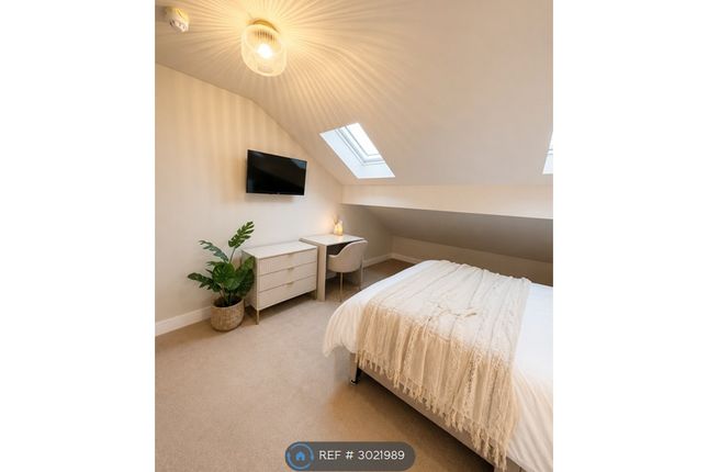 Broomhill Lane, Mansfield photo 3