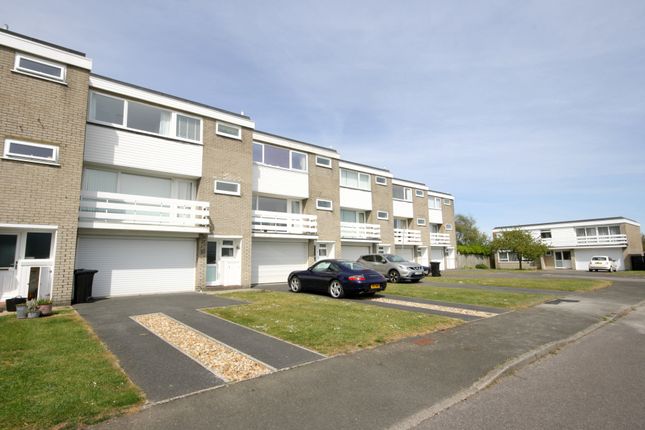 4, Harewood Green, Keyhaven  photo 2