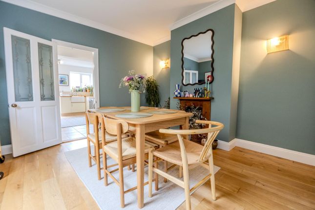 28, Lymington Avenue, Leigh-On-Sea photo 4