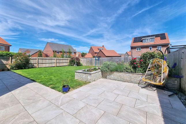 16, Selman Drive, Wotton-under-Edge photo 3