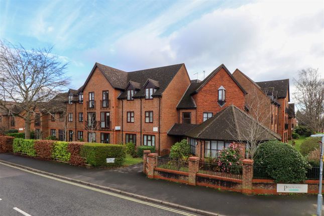 Thumbnail Flat for sale in Pinewood Court, Fleet