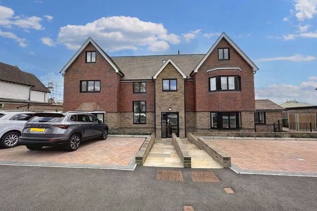 Thumbnail Flat for sale in Hillcrest Road, Hythe