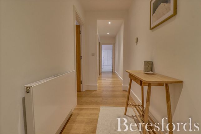 Flat for sale in Albert Court, The Galleries