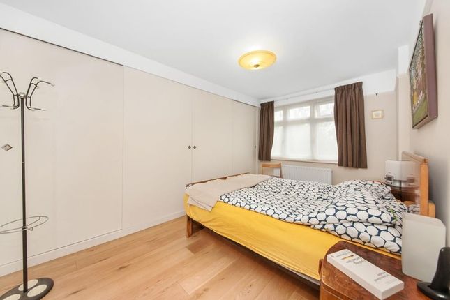 Property for sale in Thorpewood Avenue, London
