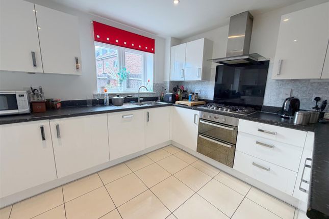 6, Southdown Grove, Milton Keynes photo 4