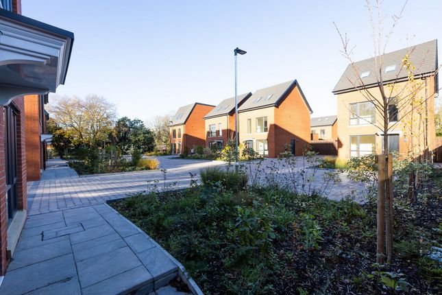 5, Skylark Gardens, Ellesmere Port photo 2