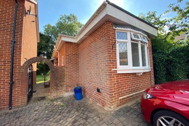 Thumbnail Bungalow to rent in Marshgate, School Lane, Harlow