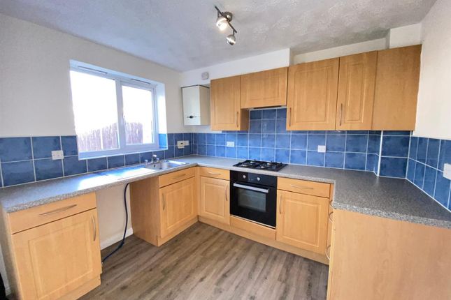 8, Carden Park Way, Wrexham photo 2