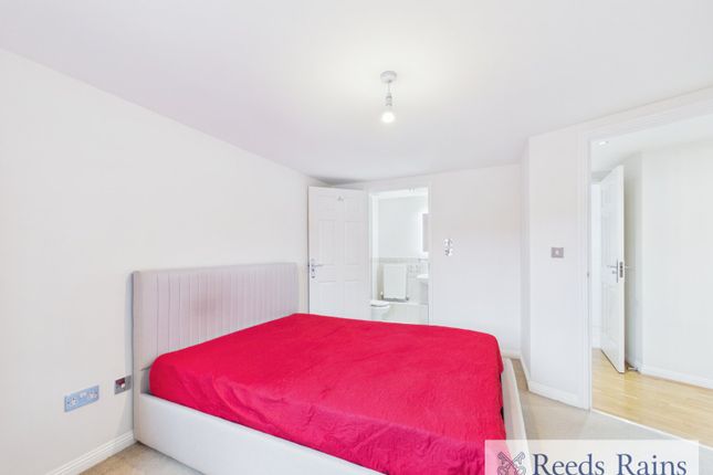 Flat 54, Nyall Court,, Kidman Close, Romford photo 4