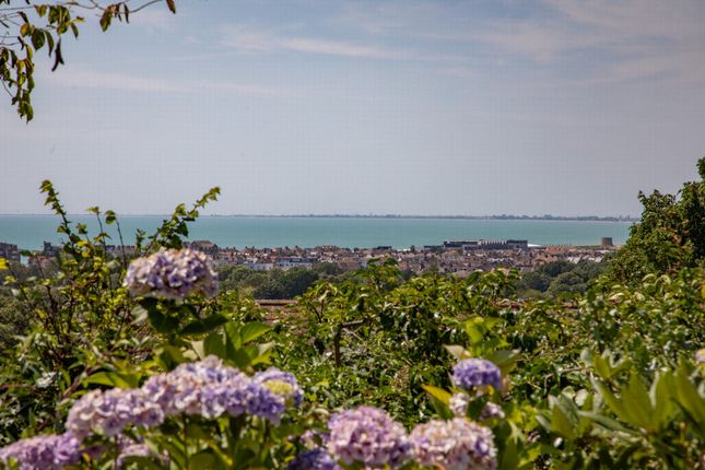 Marjorome, Cannongate Road, Hythe photo 4