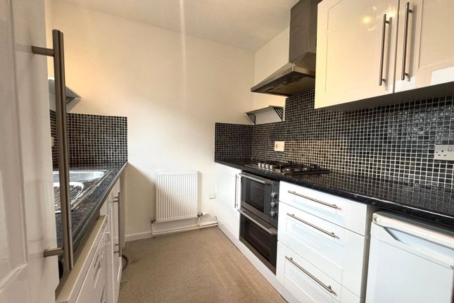 42, Upper Heyshott, Petersfield photo 2