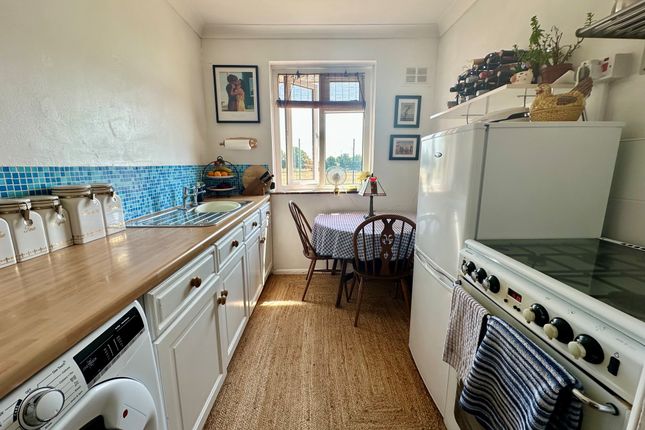 56, Gosport photo 2