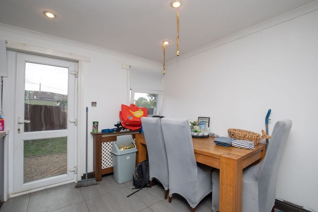 71 Swallow Way, Newport photo 4