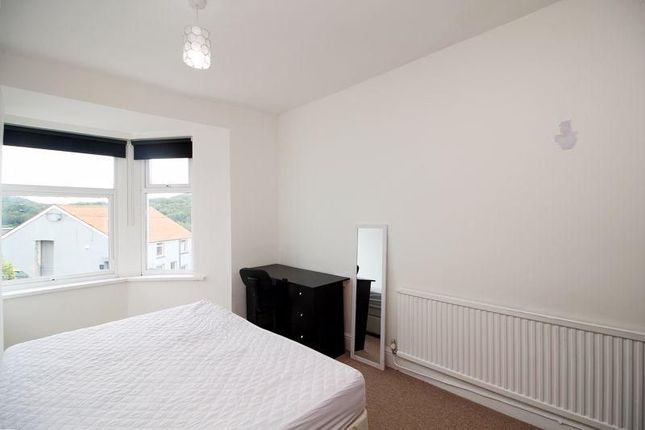 Room to rent in Room 1, 4 Stow Hill, Pontypridd