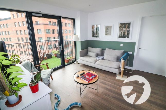 Flat 406, Headwater Point, 2, Dipper Drive, London photo 3