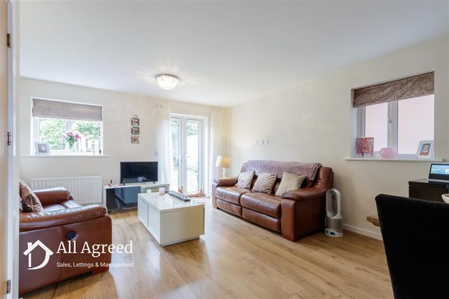 67, Denby Bank, Marehay photo 4