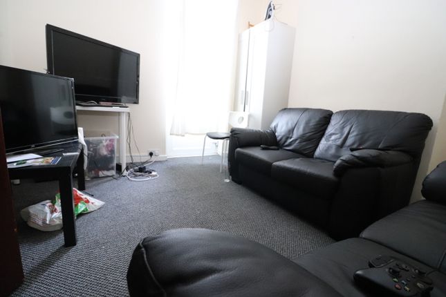4-bed terraced on 29, Minny Street, Cardiff, £2,080/mo