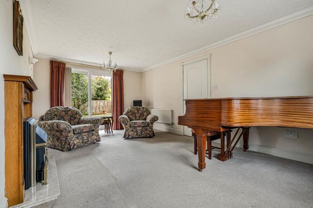 23, Williams Close, Ely photo 2