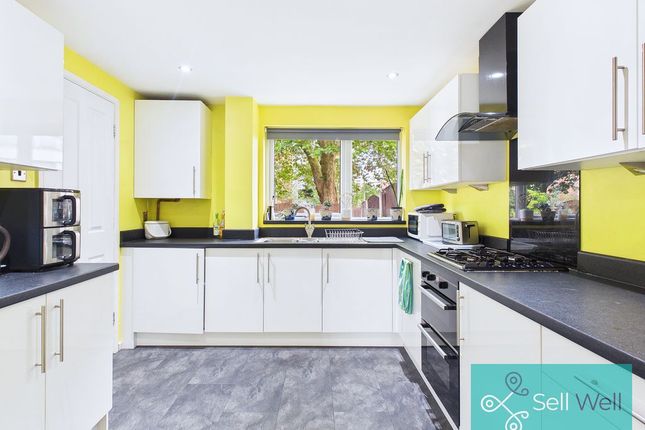 9, Wodens Avenue, Salford photo 2