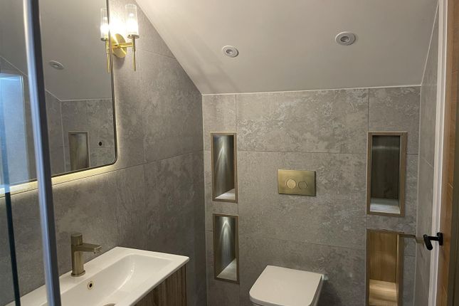 Main Ensuite