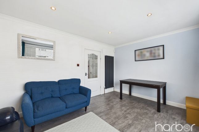 12 Wemyss Gardens, Baillieston, Glasgow photo 4