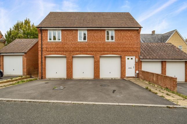 1-bed detached on 8, Chambers Court, Oxfordshire, £200,000