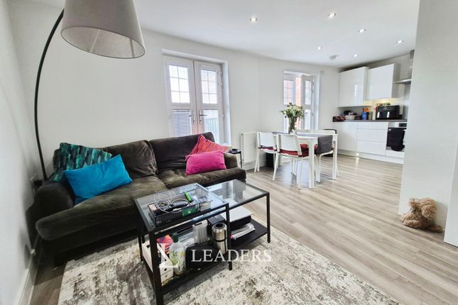 Flat 3, 6, Summerlin Drive, Milton Keynes photo 2