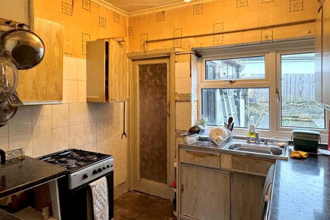 2, Powys Road, Penarth photo 4