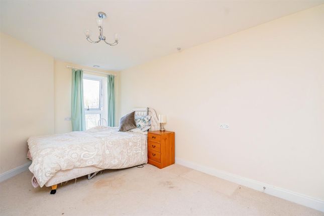 Flat for sale in Thorneycroft, Wood Road, Wolverhampton