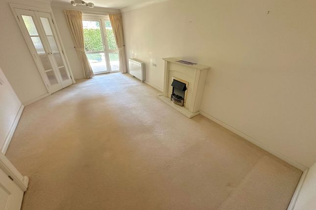 10 Cypress Court, Fisher Street, Paignton photo 2