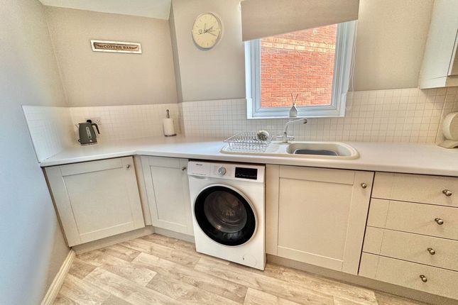 Flat 2, 9 Marigold Walk, Nuneaton photo 5