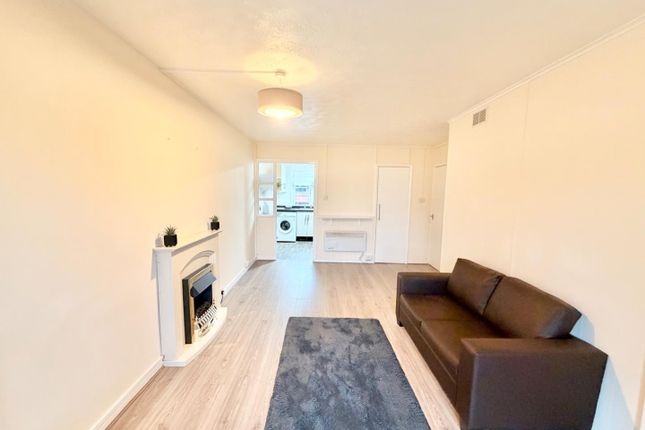 Flat 21, Kensington, Foxwood Grove, Birmingham photo 2
