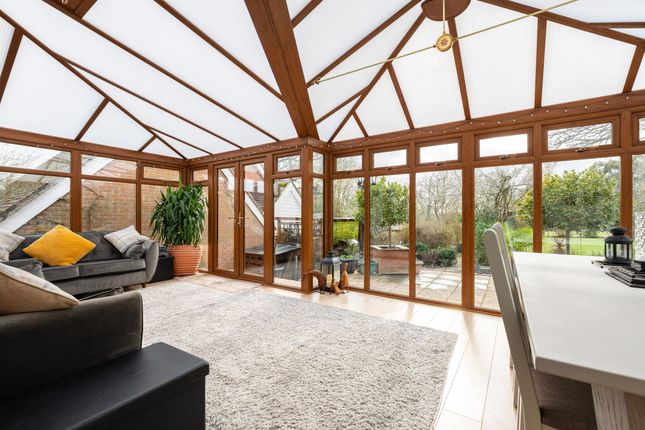 6 Burlington Close, Diss photo 3