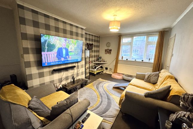 2, Hawthorn Crescent, Peterlee photo 2
