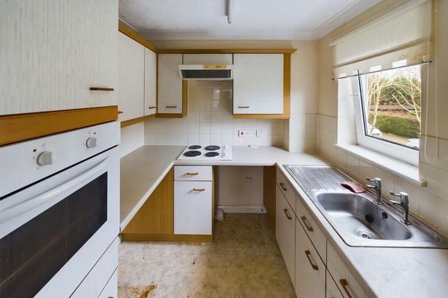 26, Farnham Close, London photo 3