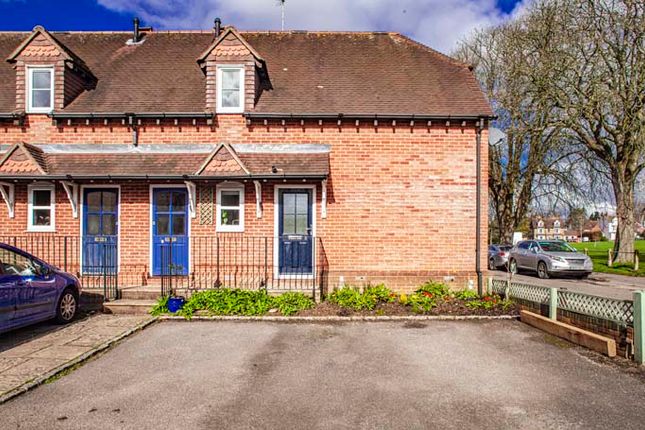Thumbnail Flat for sale in 9 Cleeve Road, Goring On Thames