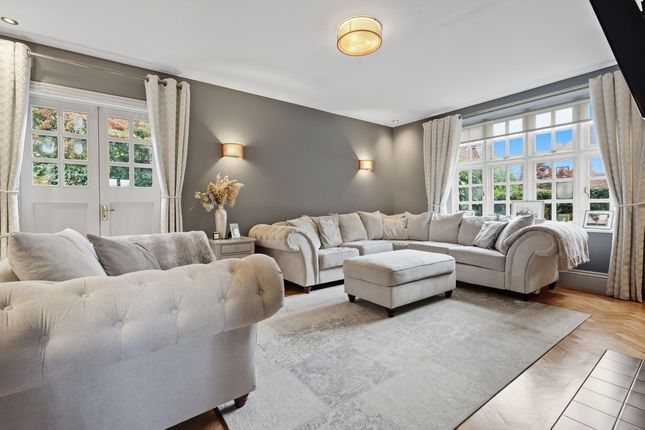 29 Reed Pond Walk, Romford photo 2