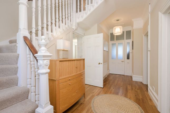 Pear Tree House, Claygate photo 2