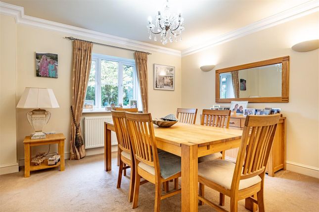 2, Thornbrook, Thornwood photo 2