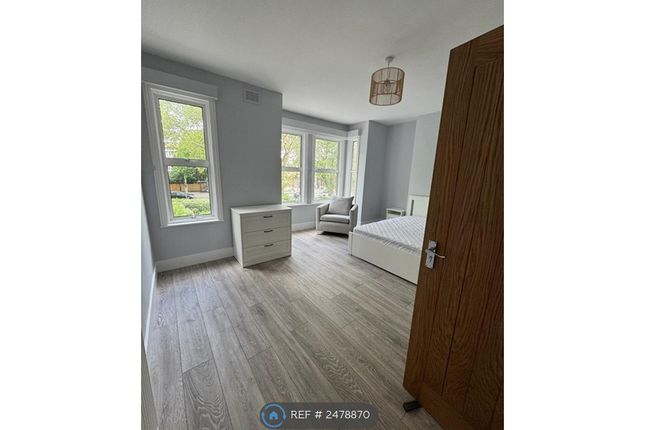 Bedroom 5 (Very Spacious Room)