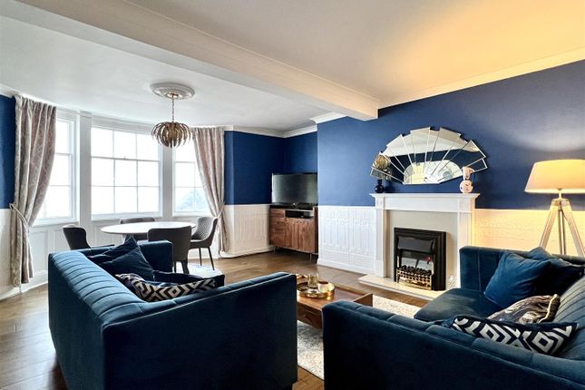 Flat for sale in Queens Parade, Scarborough