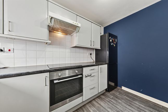34, Langdale Grove, Corby photo 4