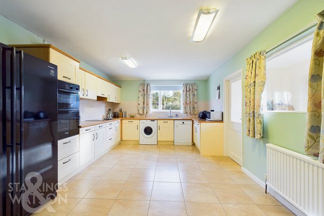Property for sale in St. Marys Close, Great Plumstead, Norwich