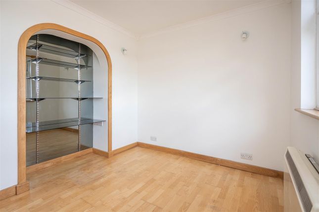 11 Tern Court, Tern Way, Brentwood photo 4