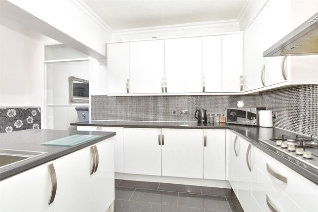35, Winstanley Road, Sheerness photo 4