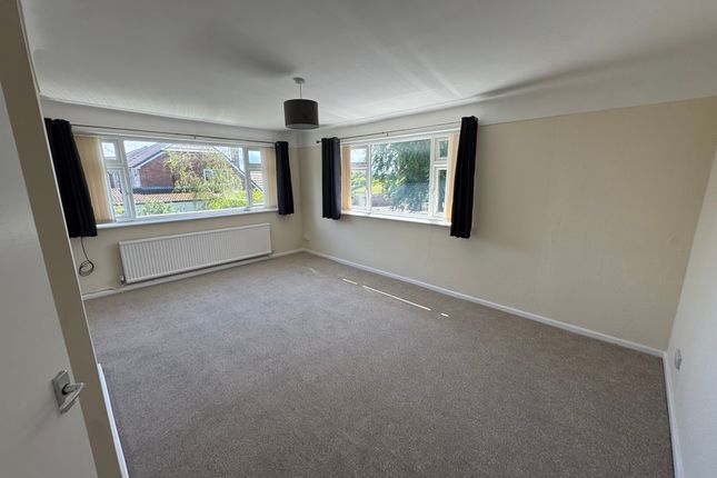 21, Hoggs Hill Lane, Formby photo 4
