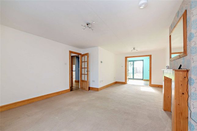 4, Sagecroft Road, Berkshire photo 3